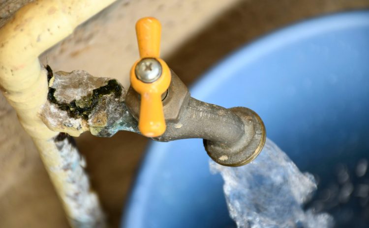 Toluca regulariza tomas de agua