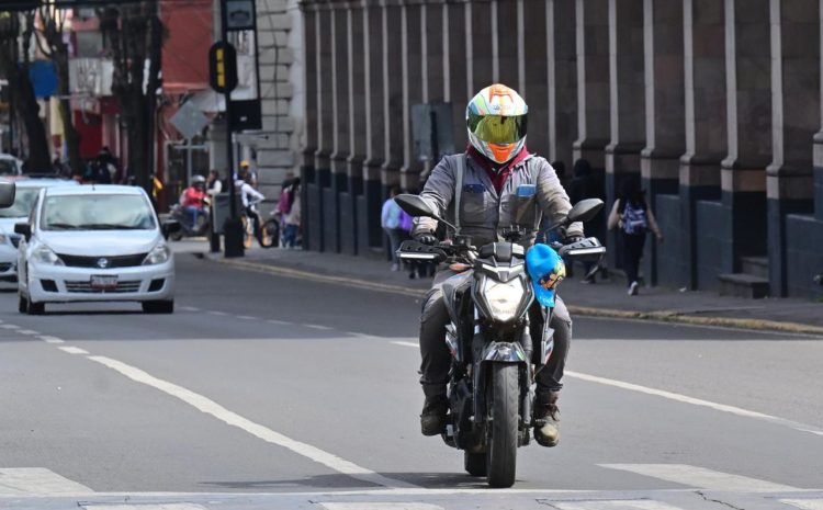  Exigen casco certificado