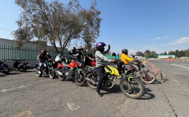  Legislar moto taxis por aplicación