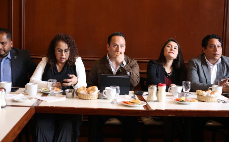  Ex Regidores de Toluca piden continuidad